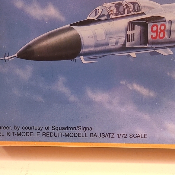 New-Model Jet Plane - Picture 2 of 3